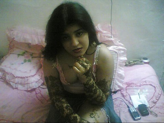 25P Arab Girls 13