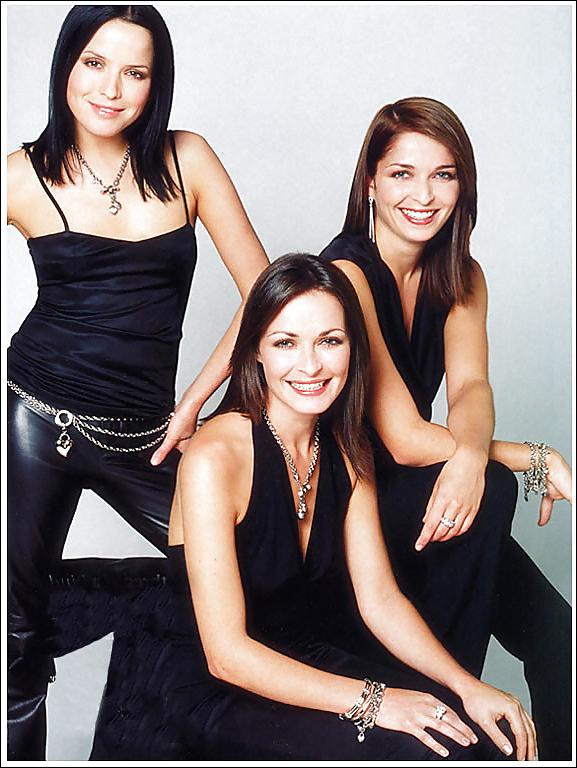 25P Singer Andrea Corr, oops, pokies, seethrough+other hot pics