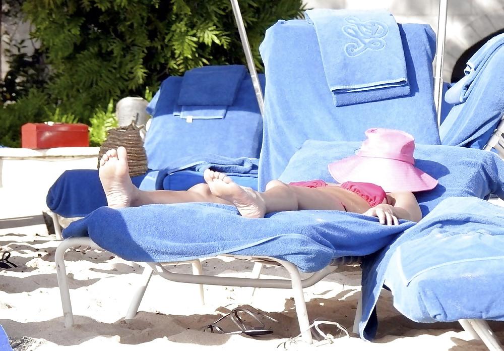 25P Singer Andrea Corr, oops, pokies, seethrough+other hot pics