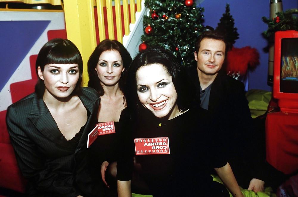 25P Singer Andrea Corr, oops, pokies, seethrough+other hot pics