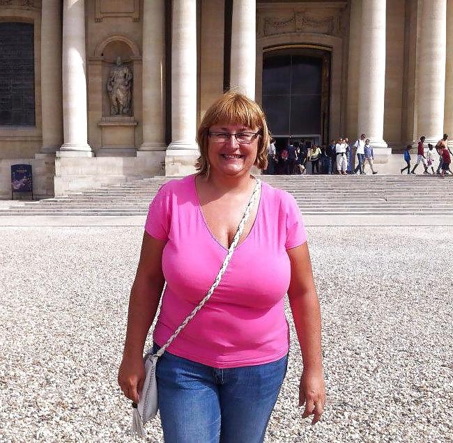 20P Not naked busty facebook women 1.