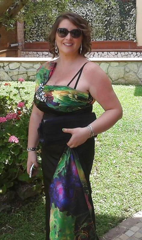 20P Not naked busty facebook women 1.