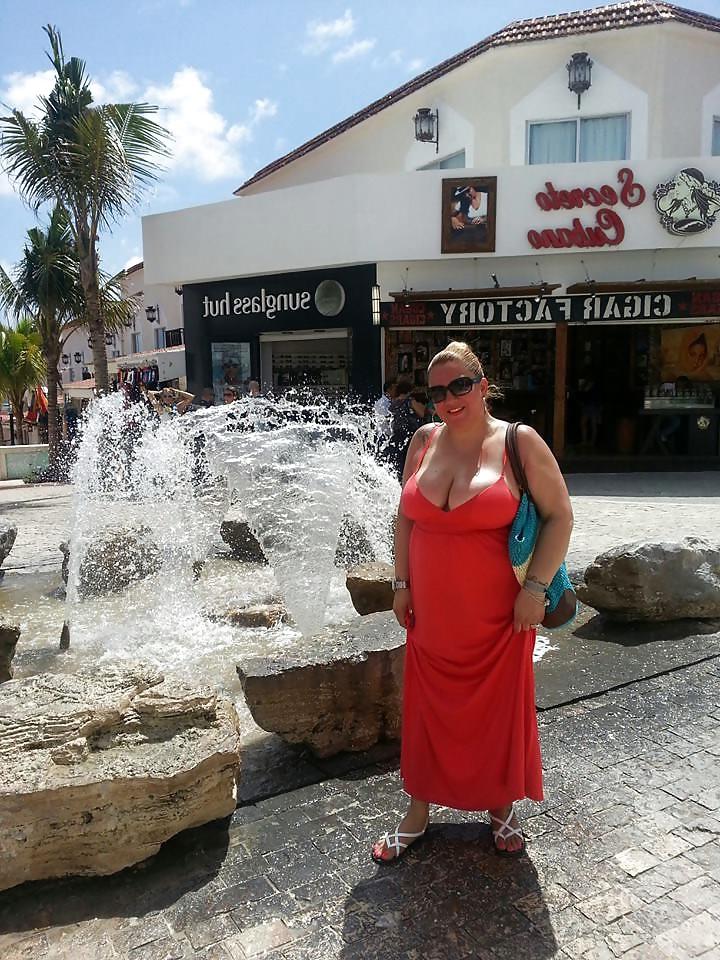 20P Not naked busty facebook women 1.