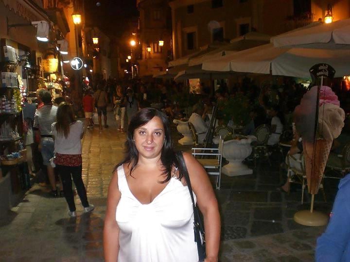 20P Not naked busty facebook women 1.
