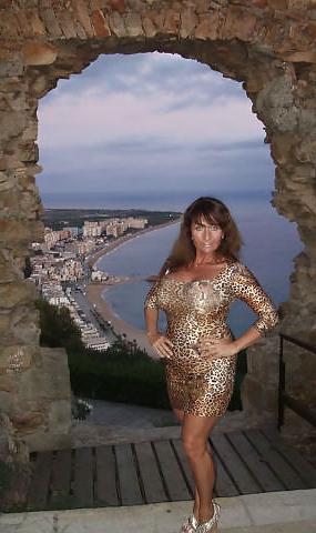 20P Busty Russian Woman 1513