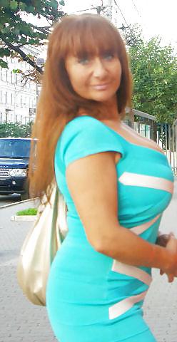 20P Busty Russian Woman 1513