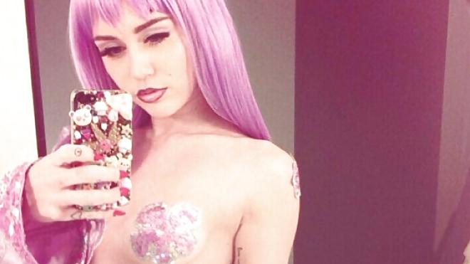 7P Happy Halloween from Lil Miley Kim