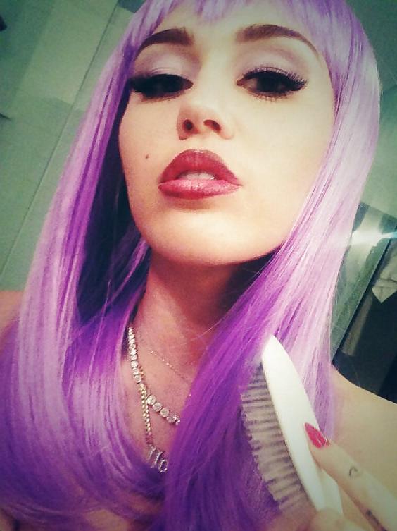7P Happy Halloween from Lil Miley Kim