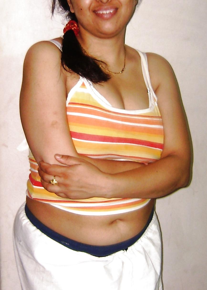 25P Desi Housewife