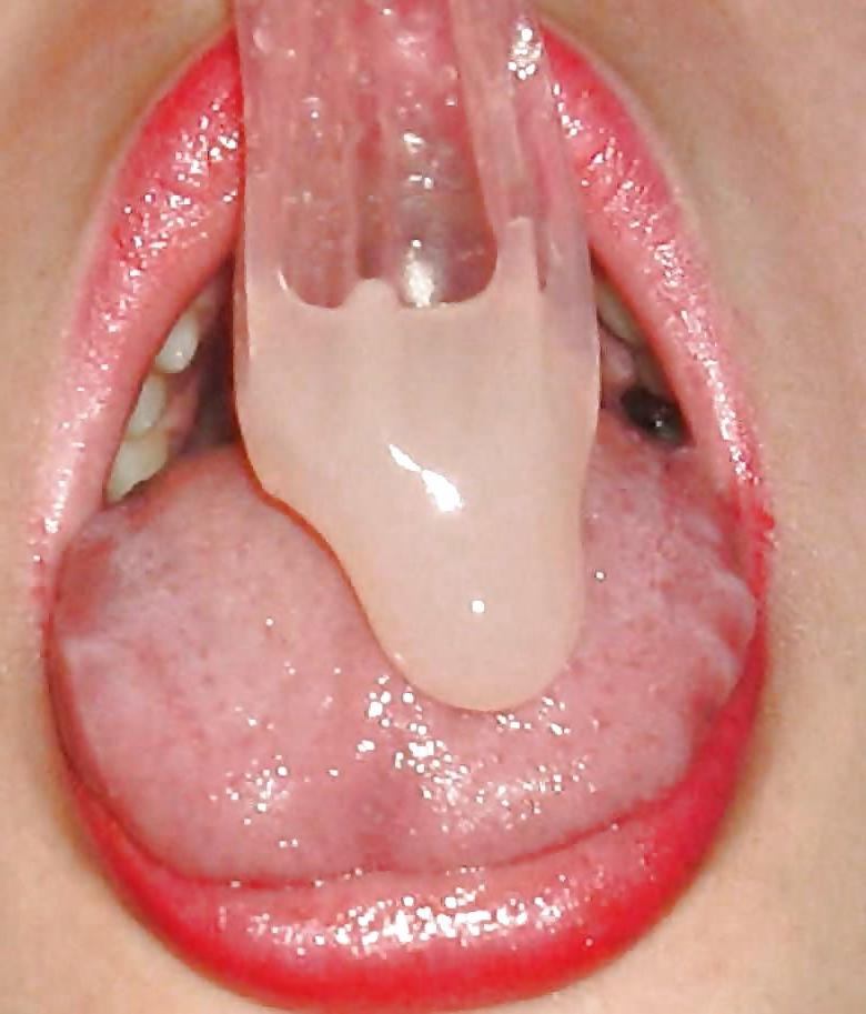 25P Sucking the Rubber Oyster - Condom Fun