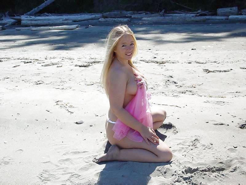 12P Chubby blonde goes to the beach in a pink nightie