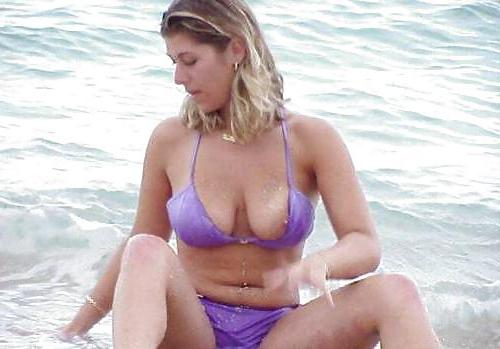 20P Oops bikini 4.
