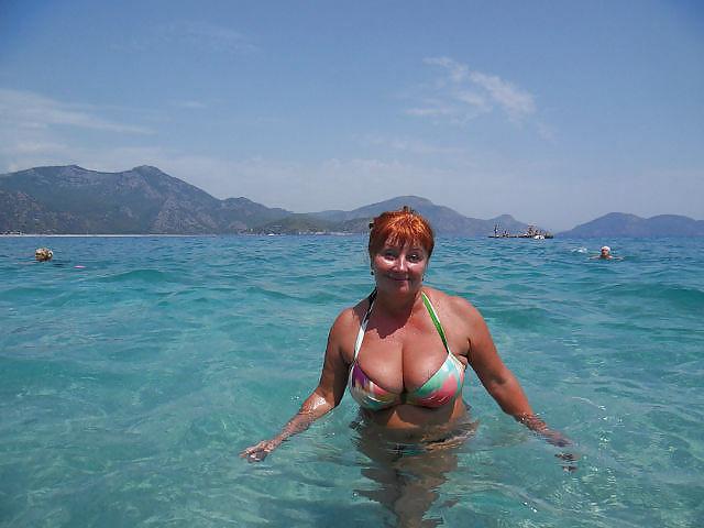 16P Busty Russian Woman 1440