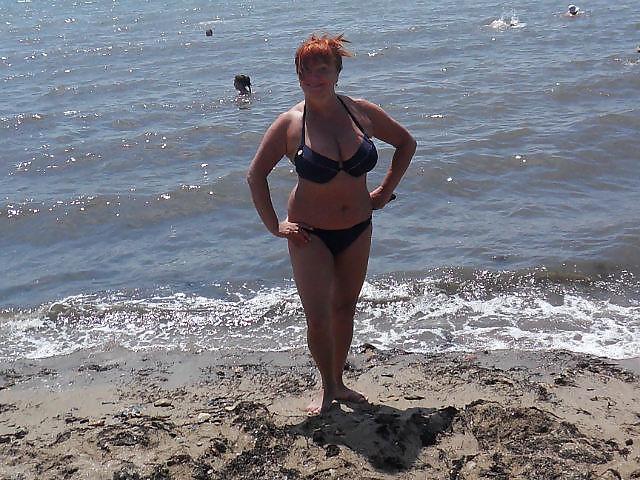 16P Busty Russian Woman 1440