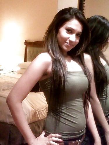 25P Desi girls