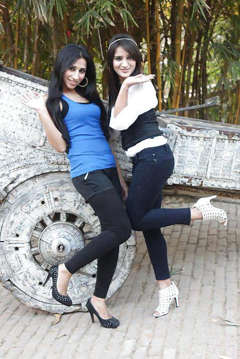 25P Desi girls