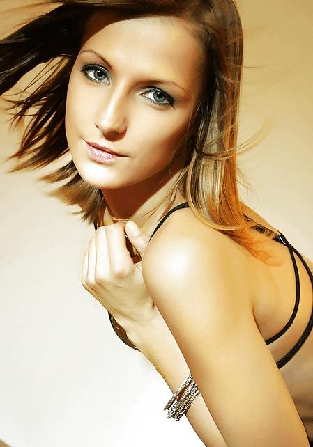 15P Femme Fatale #12