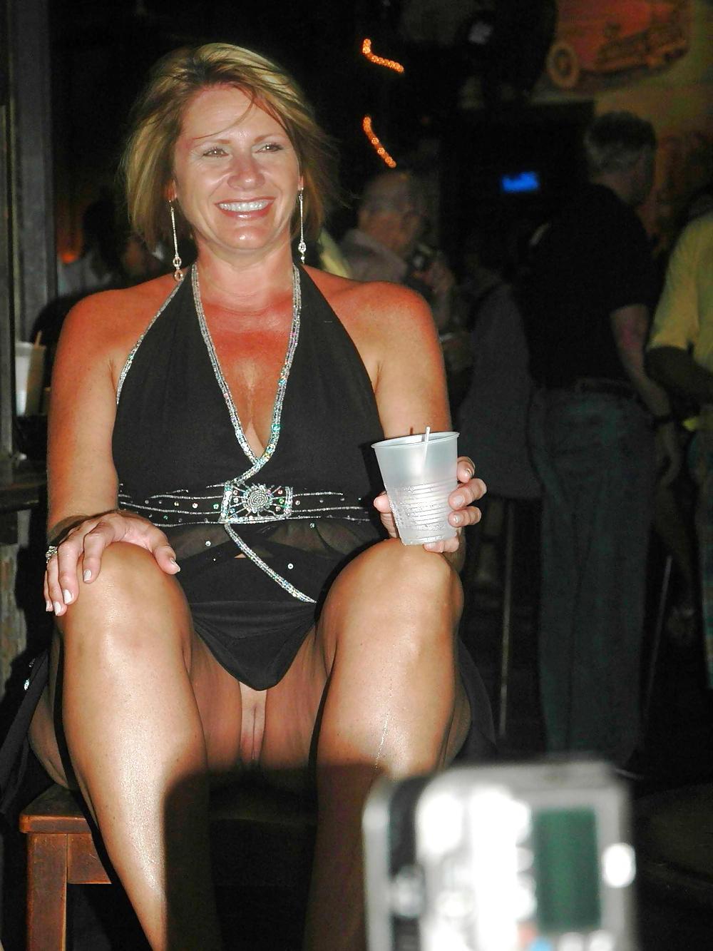 25P Upskirt oops