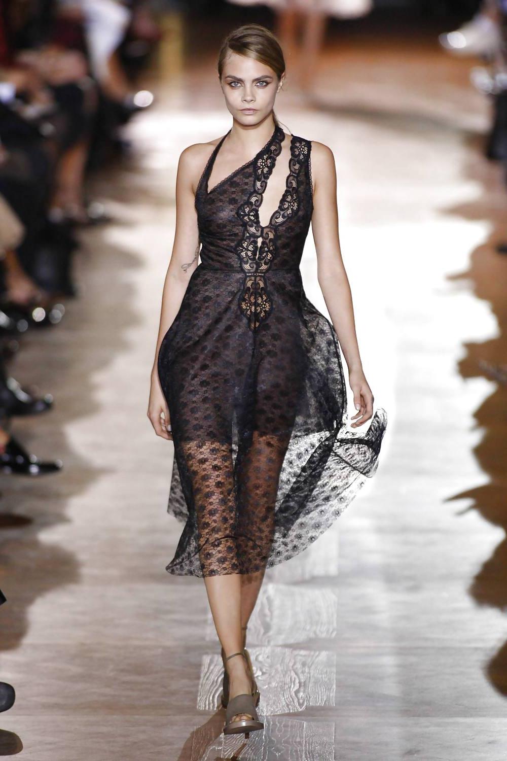 4P Cara Delevingne See Through