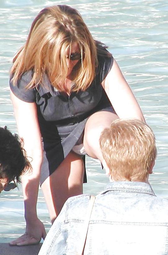 25P Real Upskirt - 4