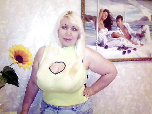 11P Busty Russian Woman 1370