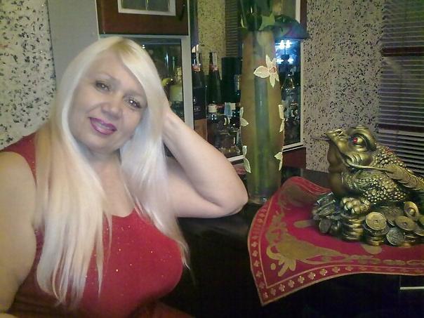 11P Busty Russian Woman 1370