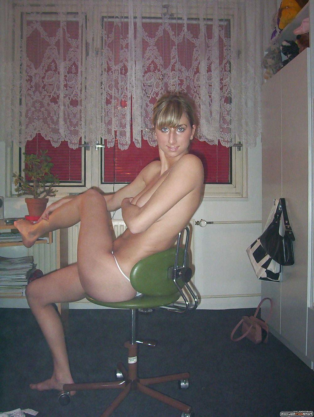 25P Girls teasing in lingerie
