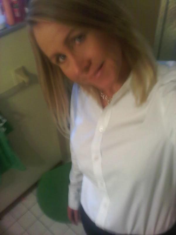 25P Blonde MILF Self Shots