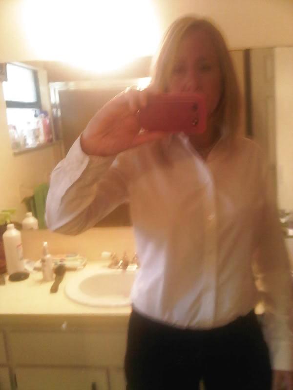 25P Blonde MILF Self Shots