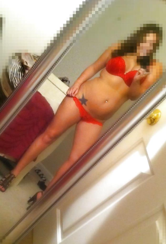 25P MILF Self Shots