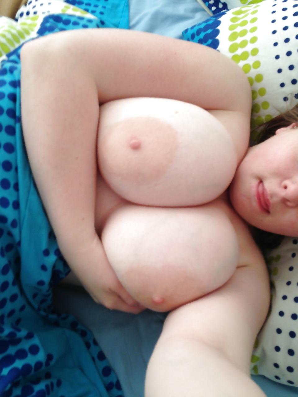 14P Big Boob Amateur Self Shoot