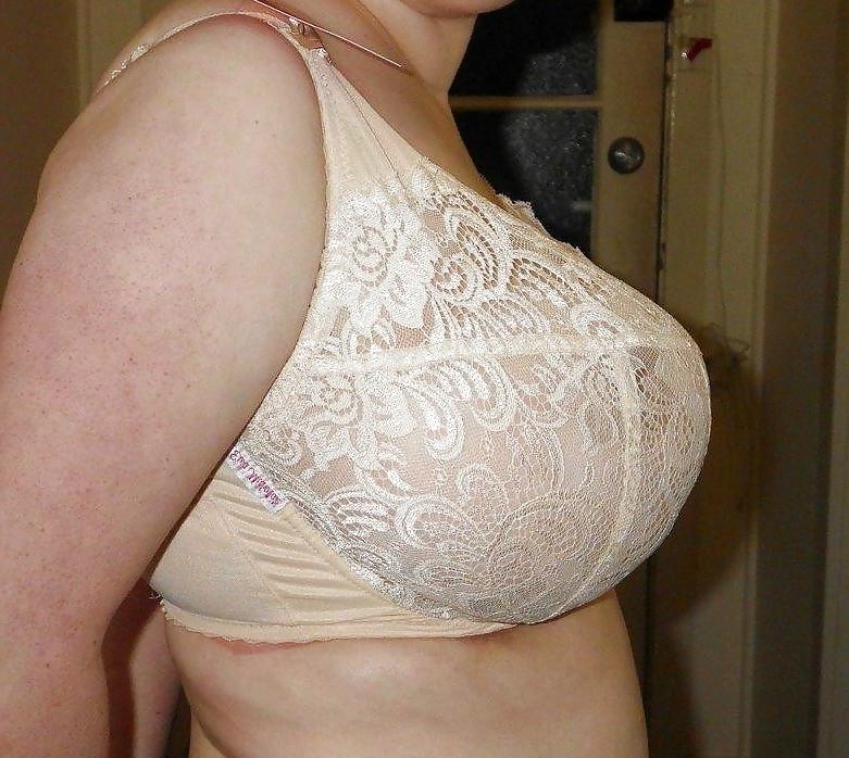 25P Big bras on mature women's!