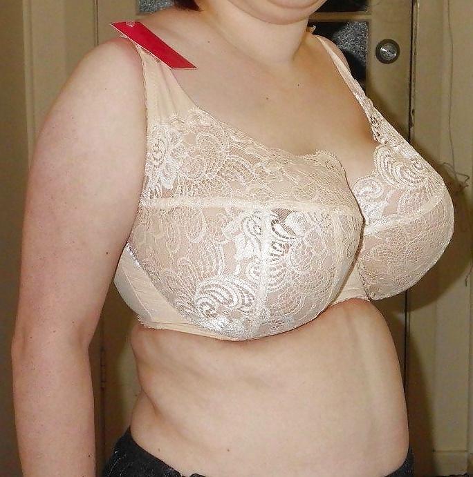 25P Big bras on mature women's!
