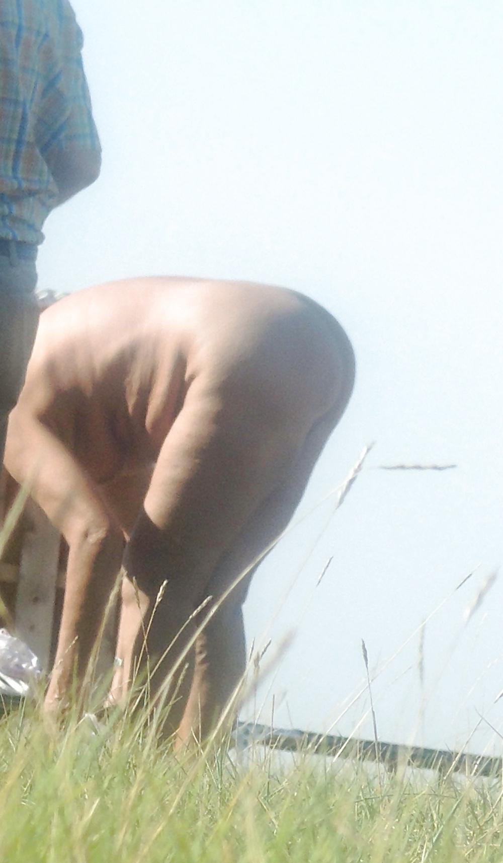 10P Secretly photographed on the beach