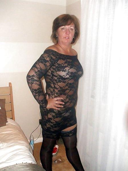 10P Older Woman!