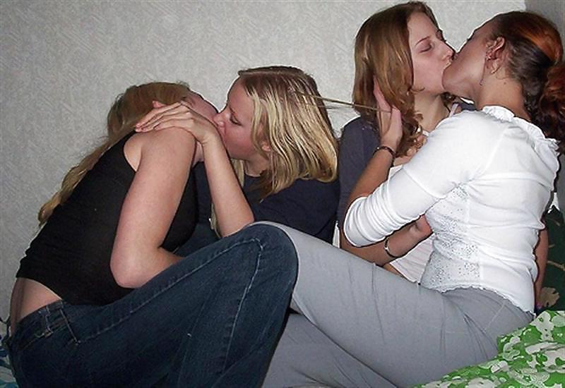 25P Girls Kissing Girls  pt1
