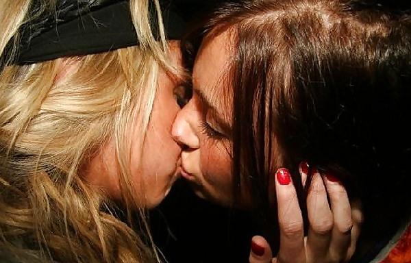 25P Girls Kissing Girls  pt1