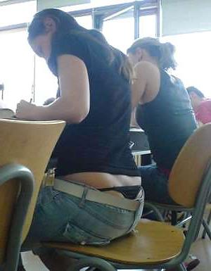 17P Les petasses et leur string qui depasse