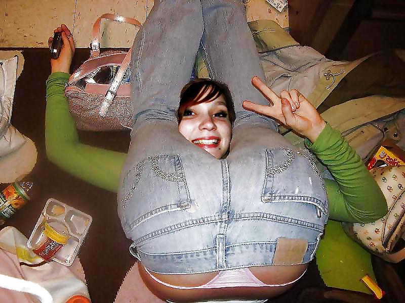 17P Les petasses et leur string qui depasse