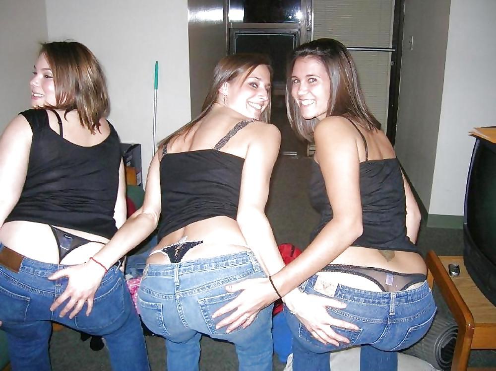 17P Les petasses et leur string qui depasse