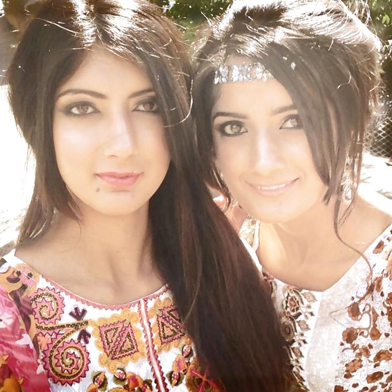 5P Paki Desi Babes UK 