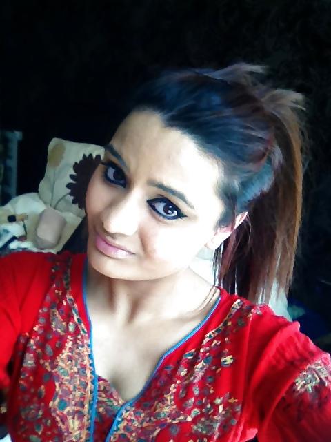 5P Paki Desi Babes UK 