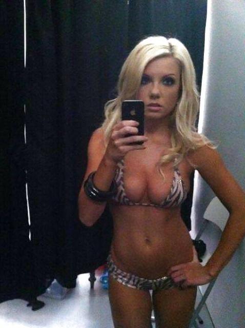 25P Leaked self shots and snapchat