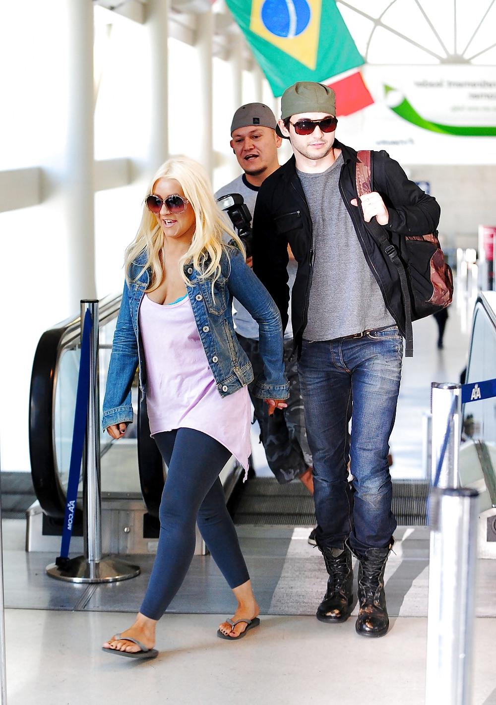 25P Christina Aguilera Foot Pics