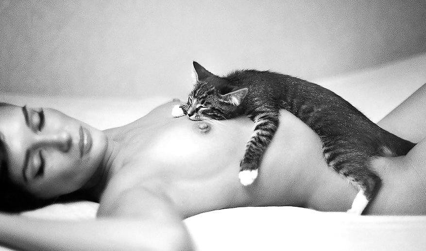 25P Black & White - The Sensual Human Form