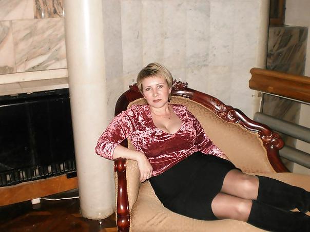 12P Busty Russian Woman 1134