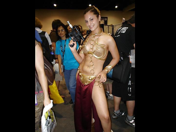 25P Star Wars Slave Leia Dressed and Undressed Gallery 1