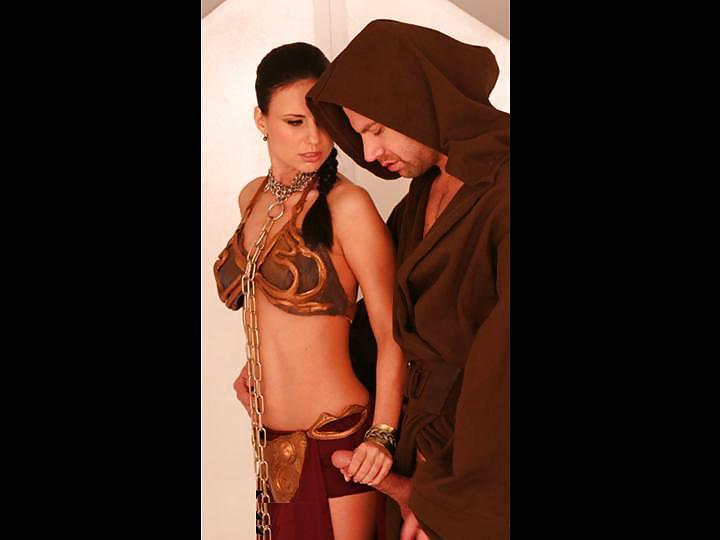 25P Star Wars Slave Leia Dressed and Undressed Gallery 1