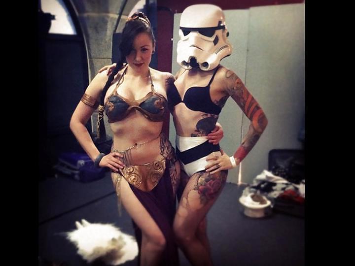 25P Star Wars Slave Leia Dressed and Undressed Gallery 1