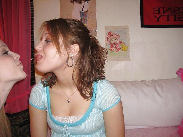 25P Hot College Babe